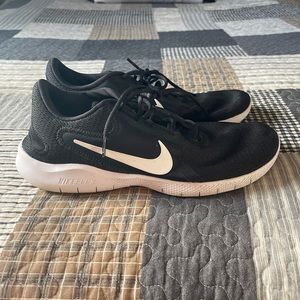 Nike black women sneakers. Worn once. Size 11.